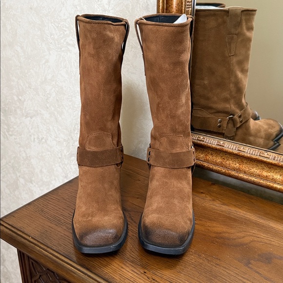 Steve Madden Ruskin Suede Women’s Distressed Boots. Color: Chesnut. Size 7. - Picture 5 of 13